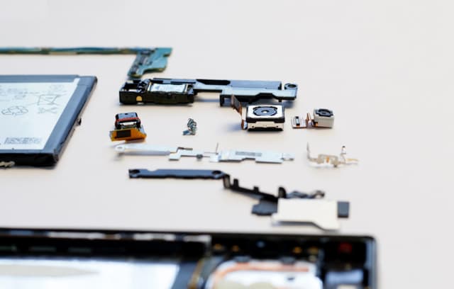 Yenilenmiş Telefonda: Parça Gerçeğini Kim Açıklar?